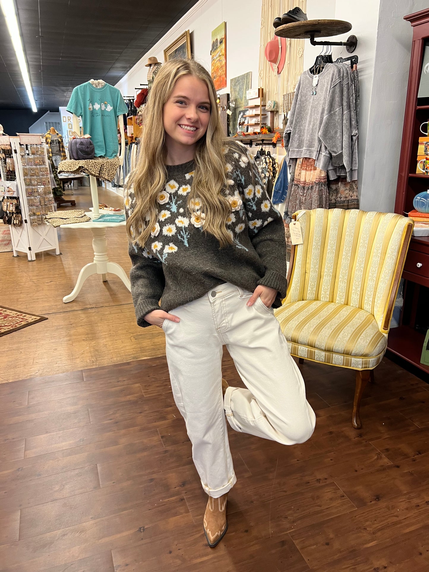 Pushing Daisies Sweater | Brown