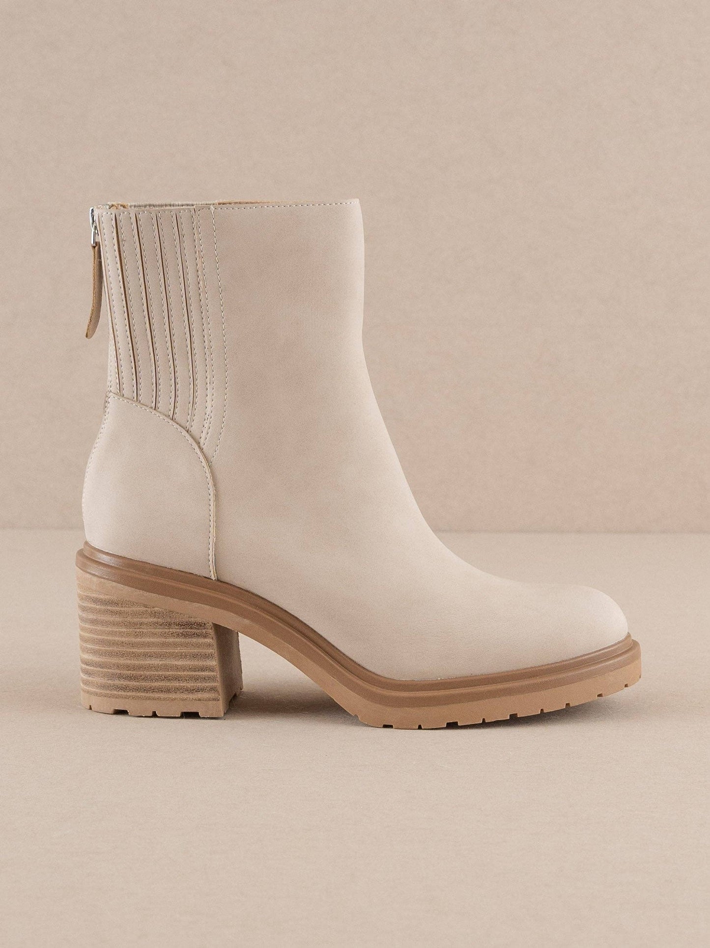 The Megan Lug Chelsea Bootie | Light Grey