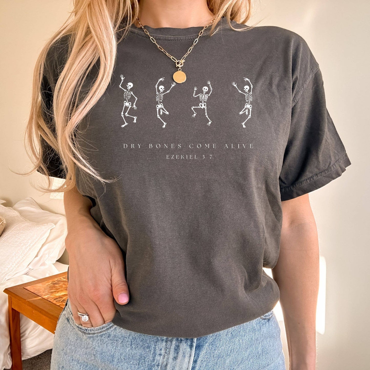 Dry Bones Come Alive Tee | Pepper