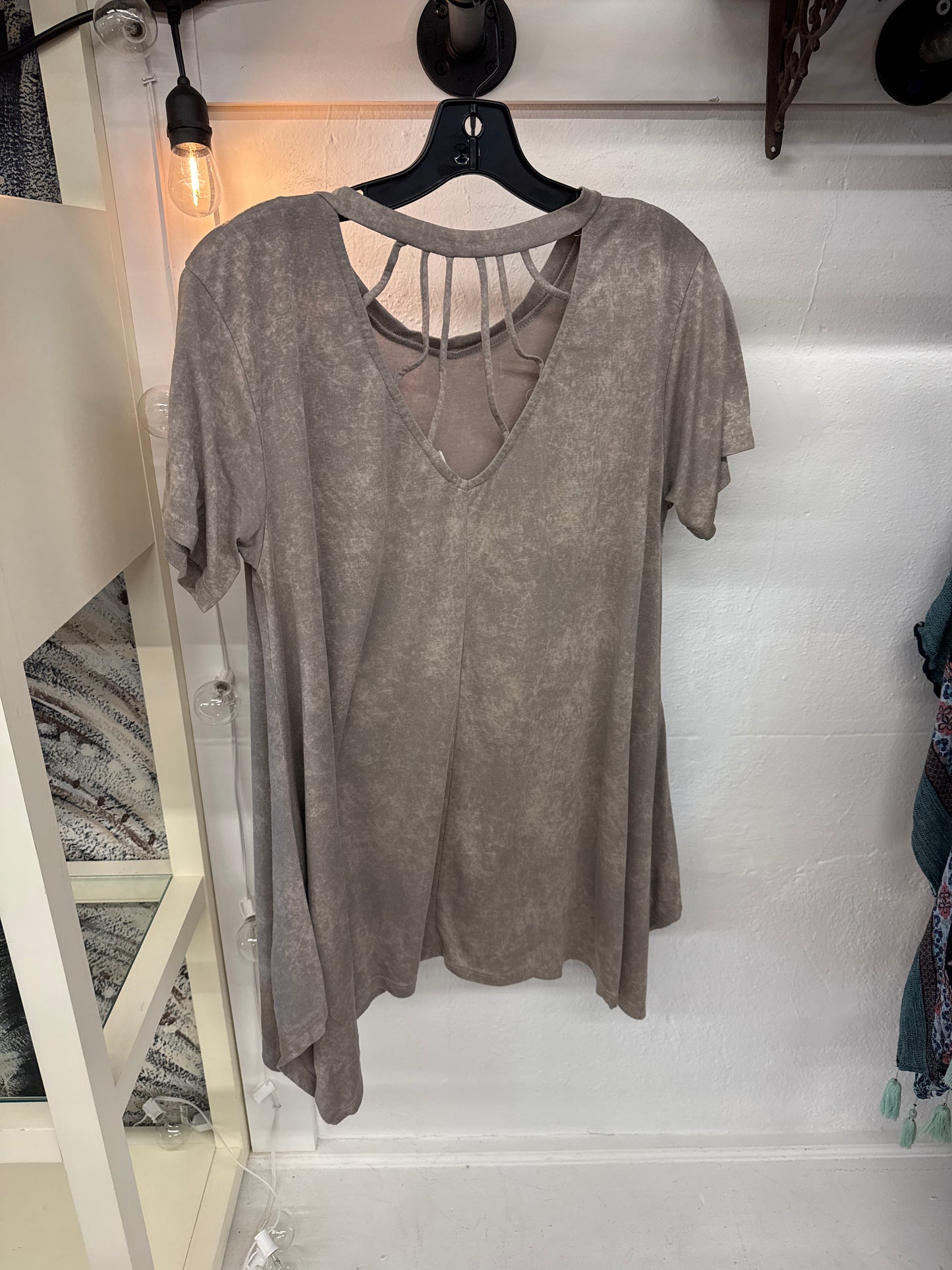 WP - shark bite tee with back cutout | 1xl