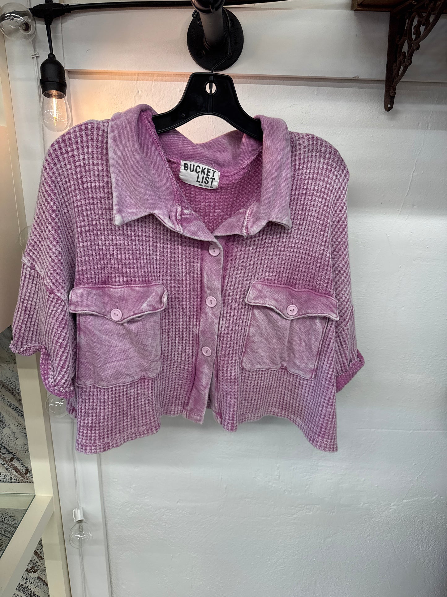 WP- bucketlist hot pink cropped button up top| large