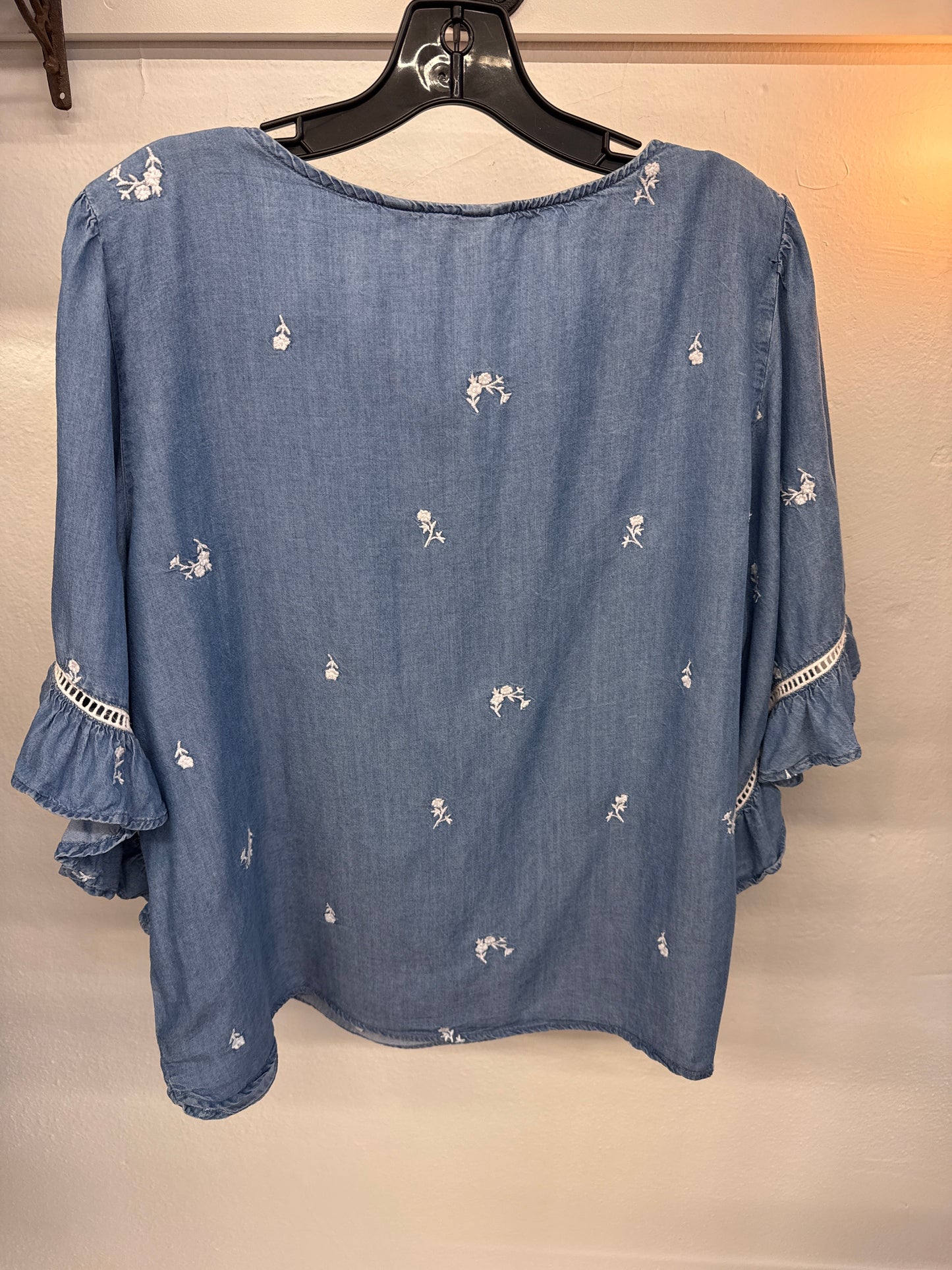 Lauren Conrad Chambray Floral Embroidered Top | XXL