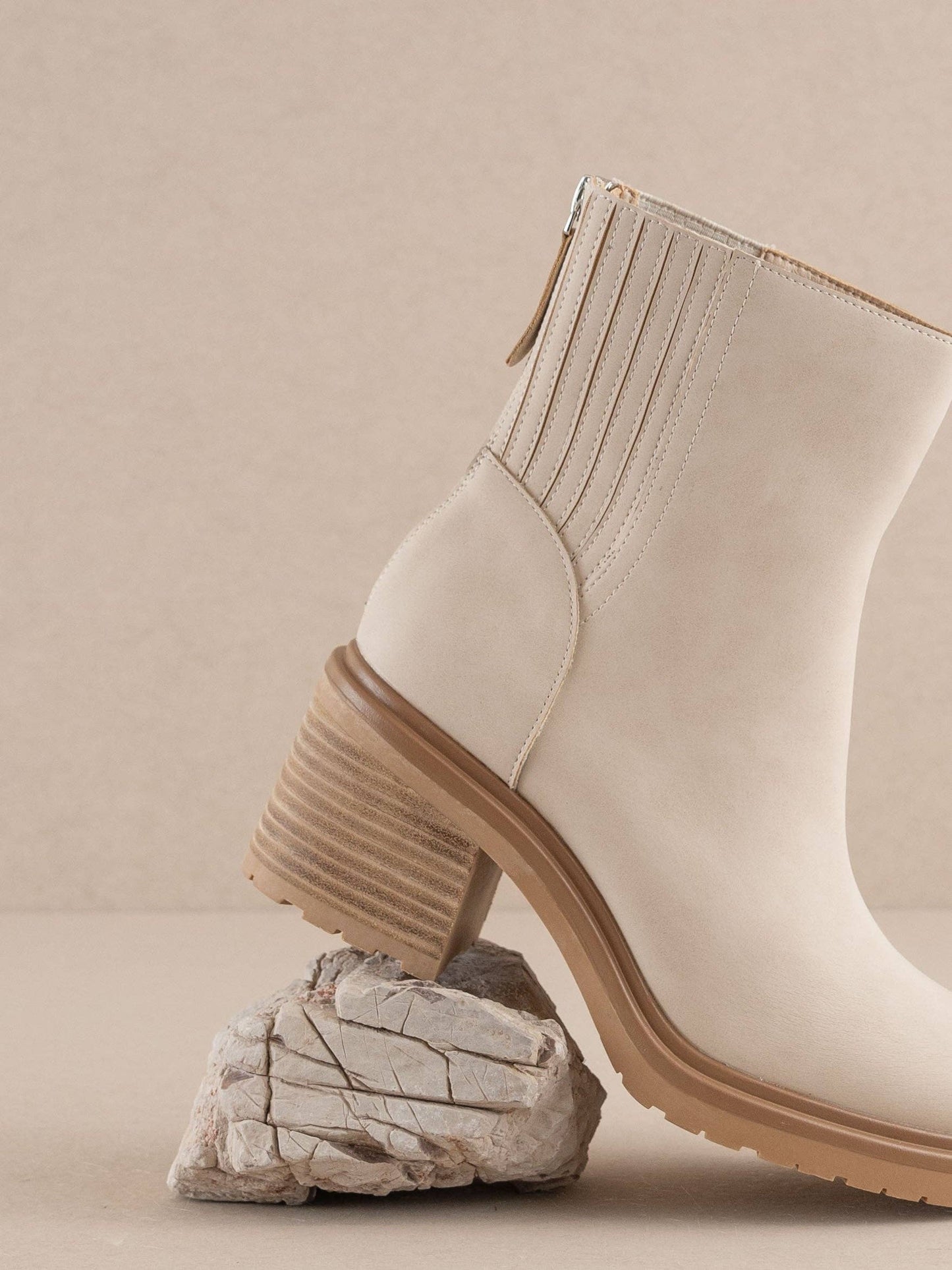 The Megan Lug Chelsea Bootie | Light Grey