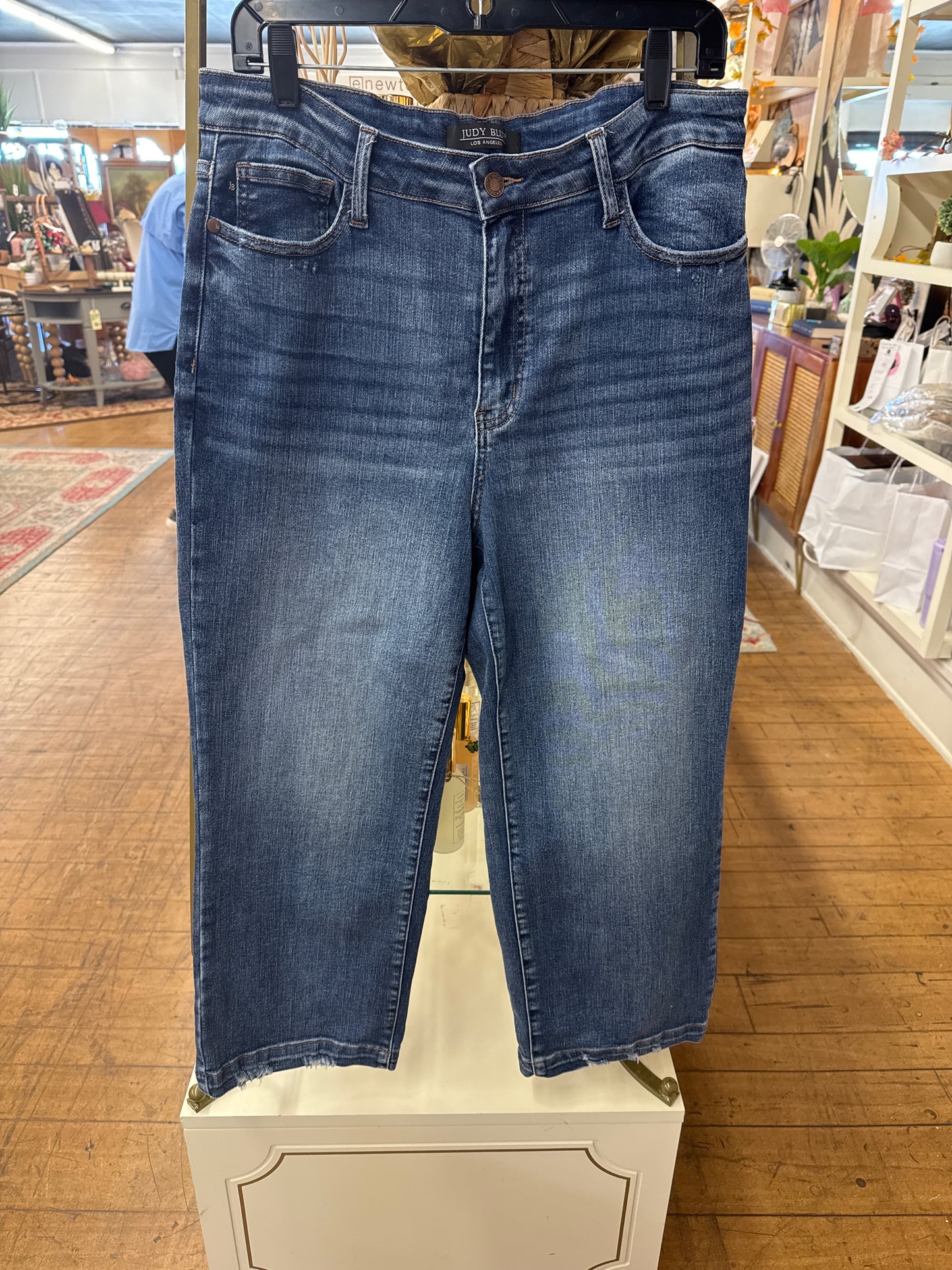 KC - Judy Blue cropped jeans| 13/31