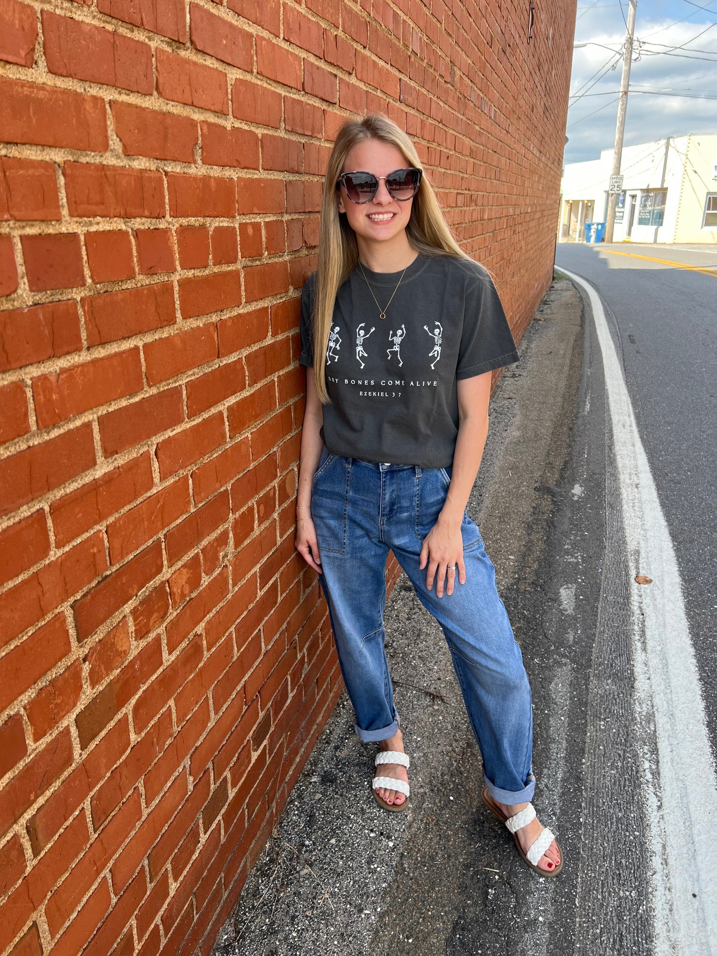 Dry Bones Come Alive Tee | Pepper