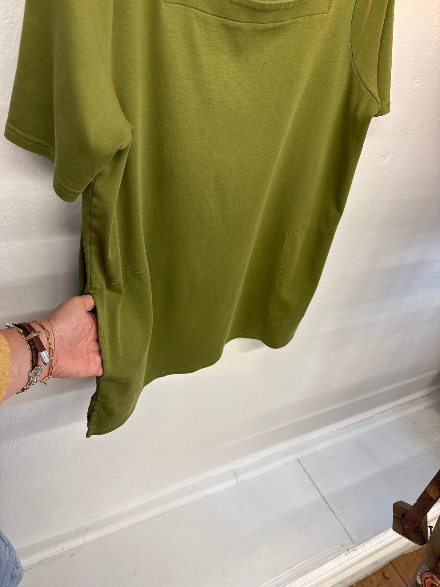 Chicos Hreen Square Nexk Top with Pockets | size 1, med