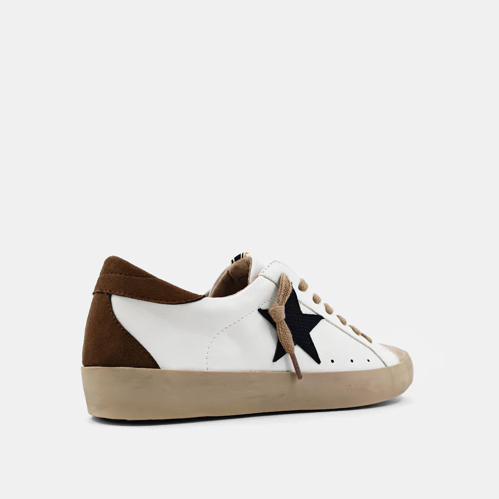 Pamela Brown Sneaker