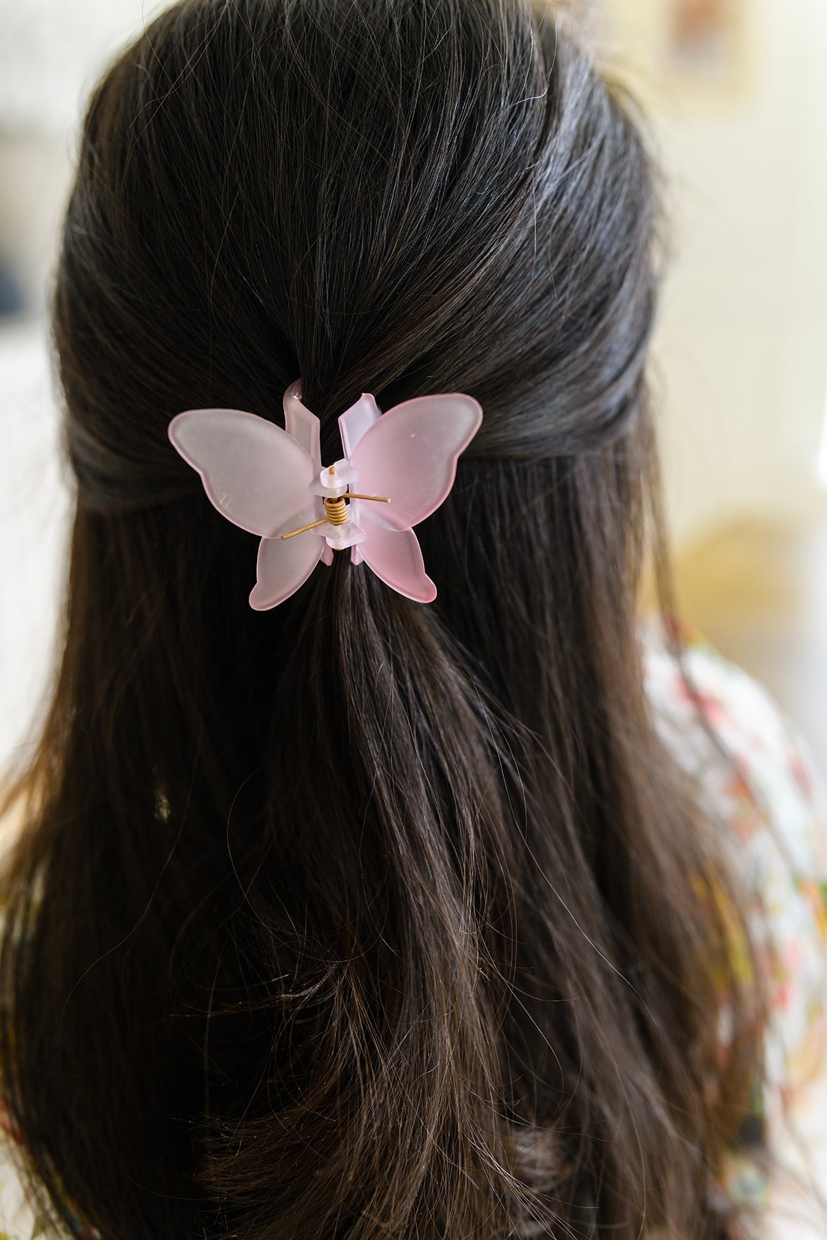 Butterfly Claw in Matte Pink