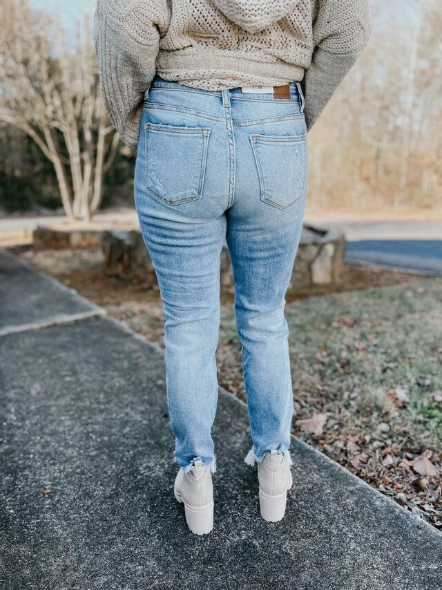 Finley Boyfriend Destroyed Jeans