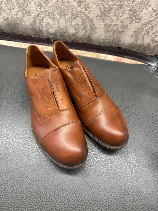 AM - Miz Moos Ladies Loafers Size 10 | Cognac