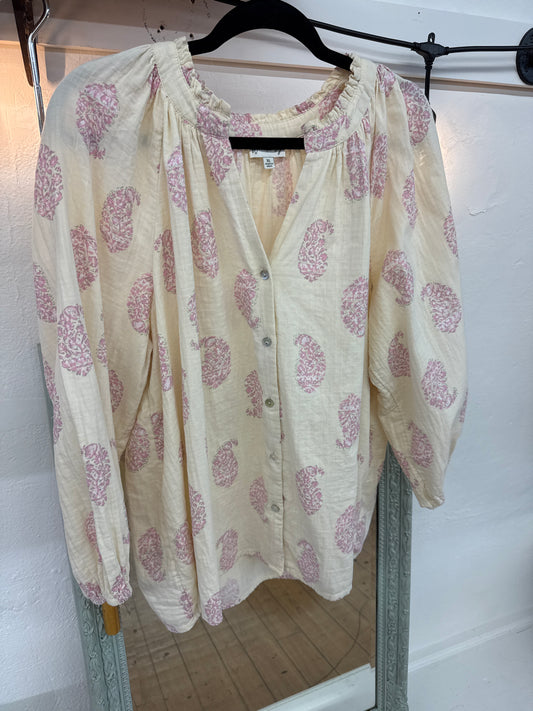 AM - wonderful cream paisley top |  XL