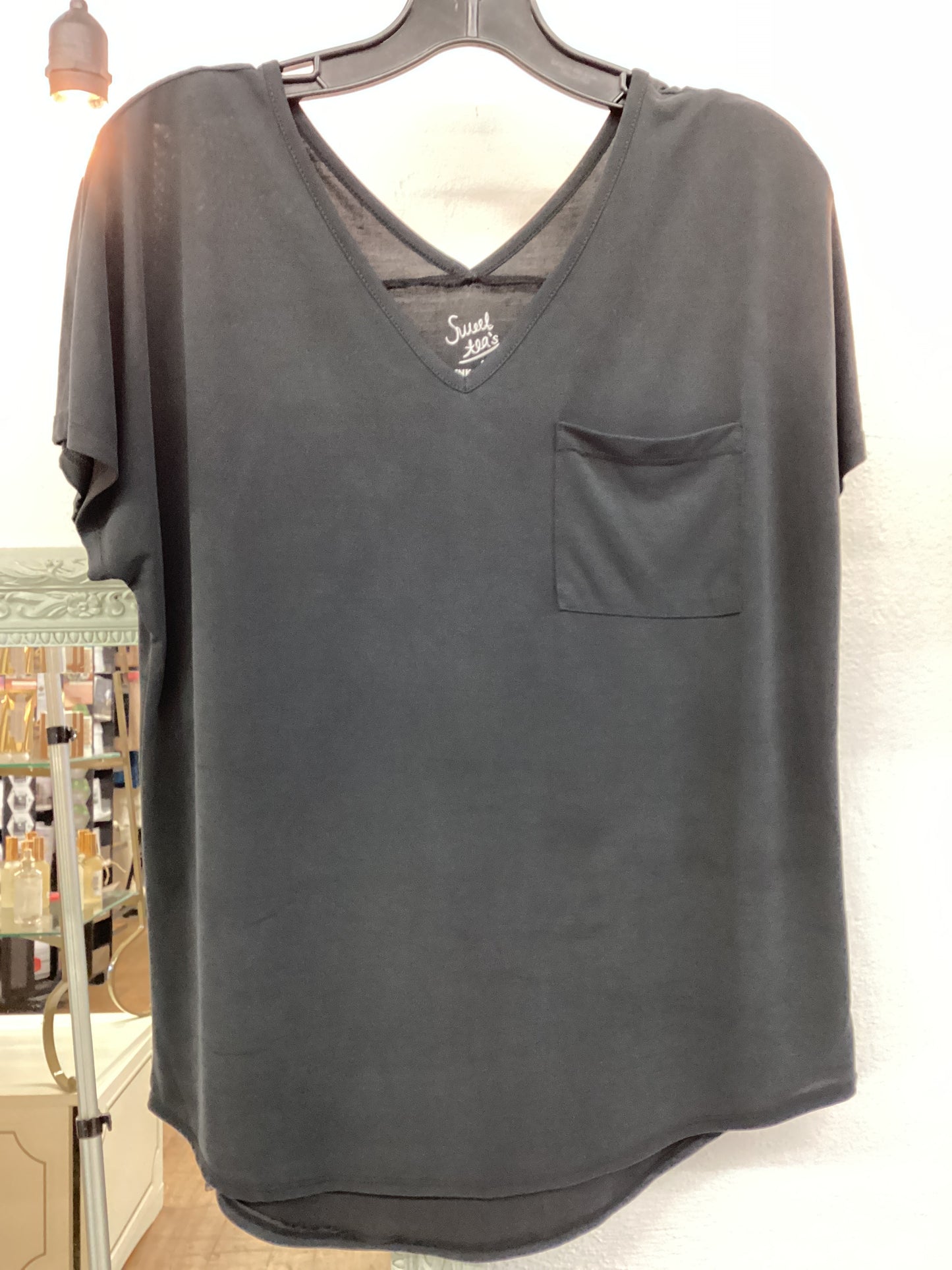TC - short sleeve v-neck front & back top | med