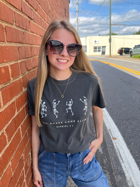 Dry Bones Come Alive Tee | Pepper