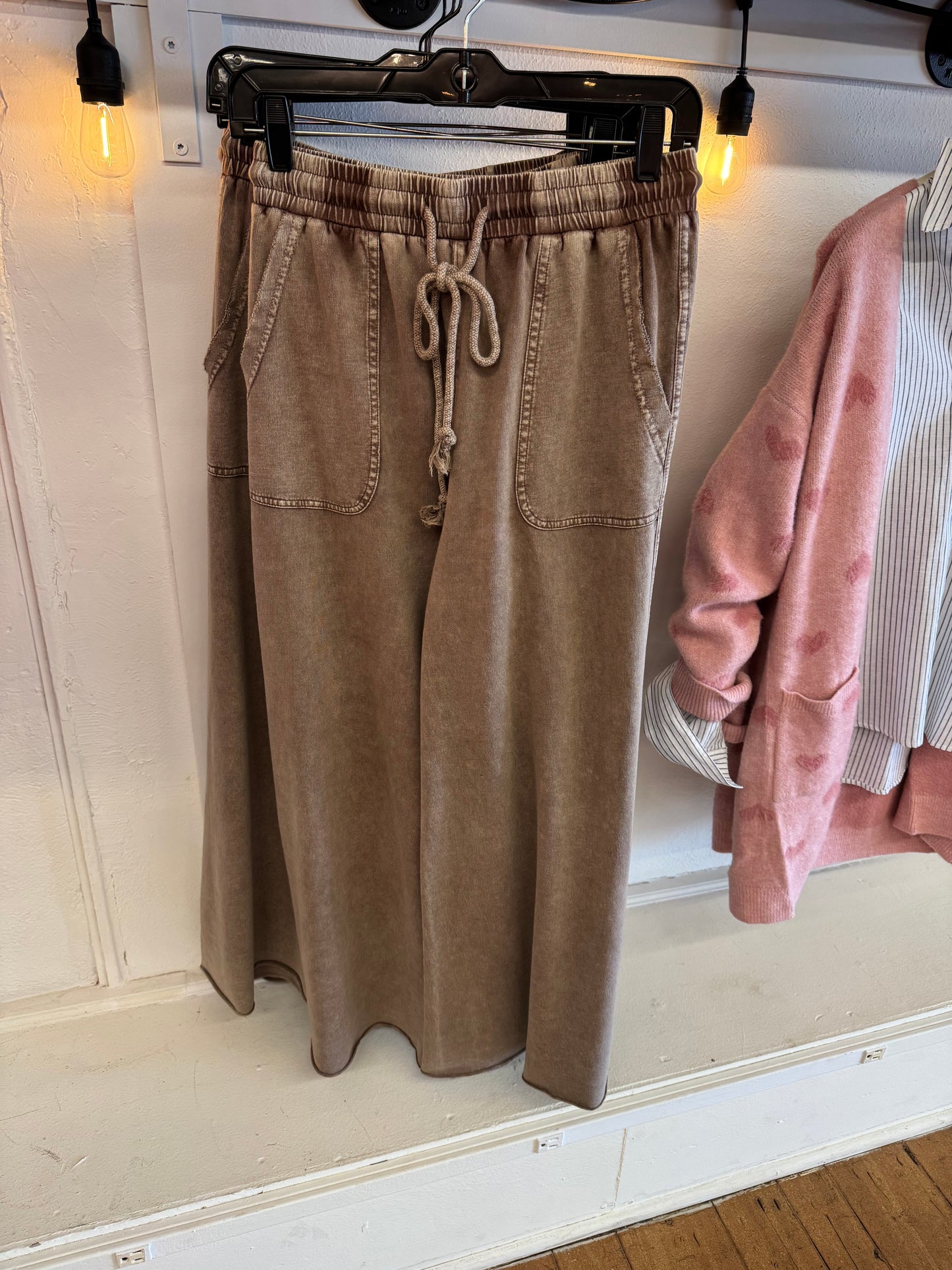 Romy Relaxed Sweats | Mocha