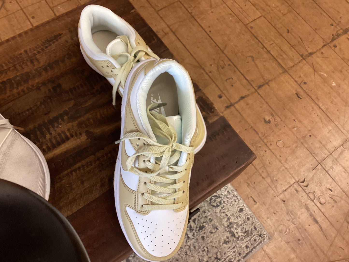 EMR Remix Beige  Nike | 8.5