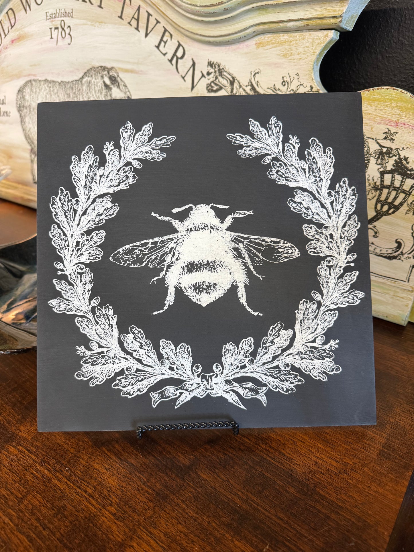 TC - Bee Wreath Art 12 x 12