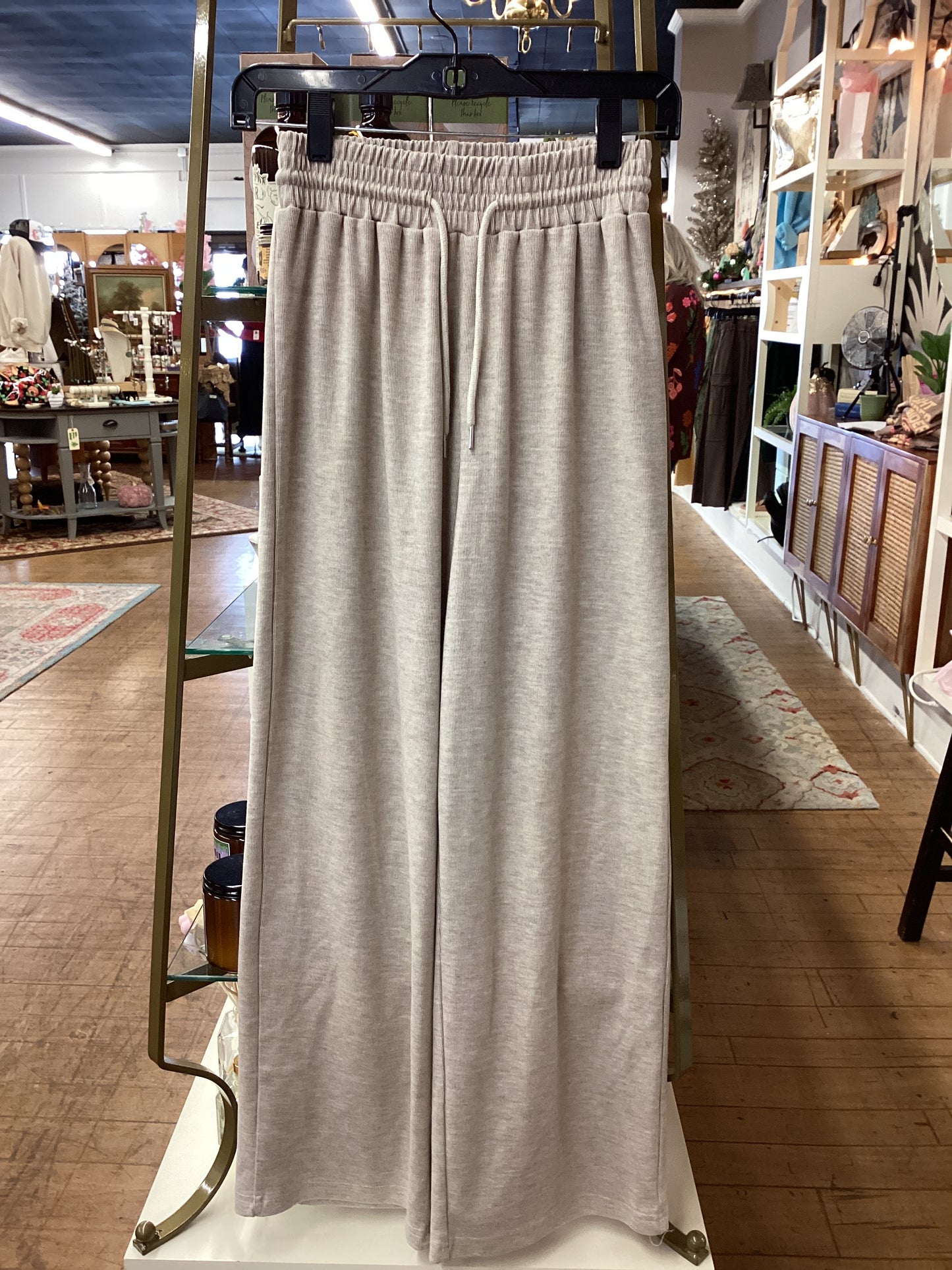 AG - Cream lounge pants | small