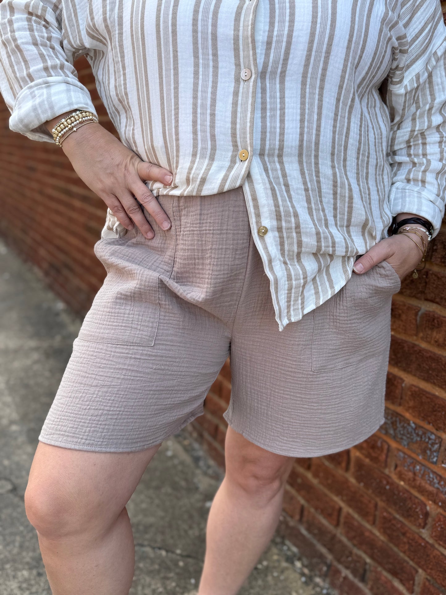 Akoya Dreams Shorts | Natural