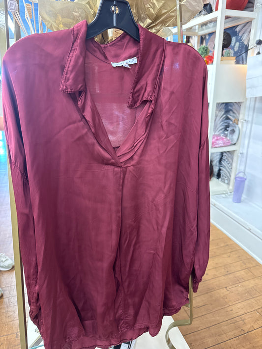 KC - burgundy silky Blouse | m/l