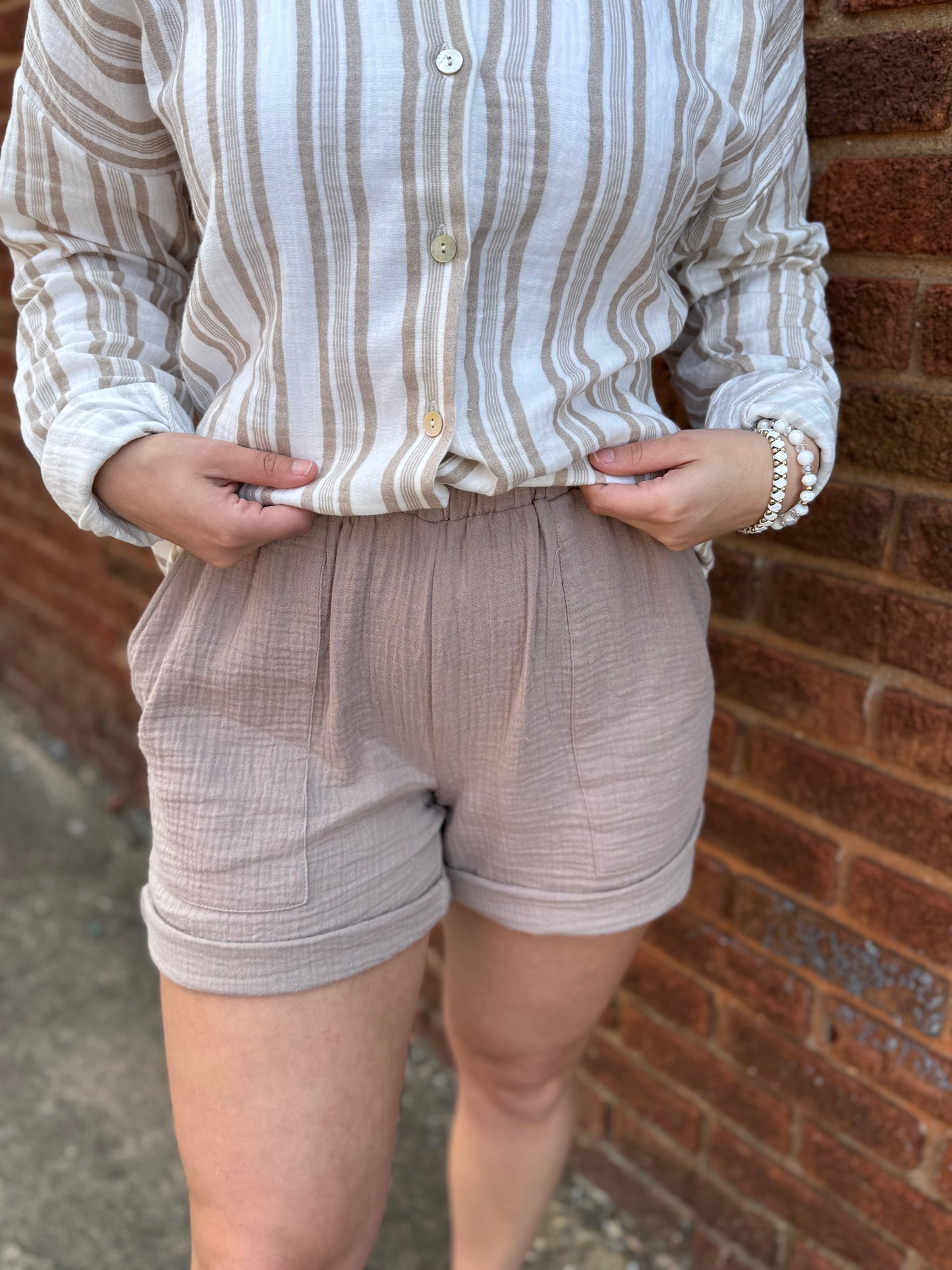 Akoya Dreams Shorts | Natural