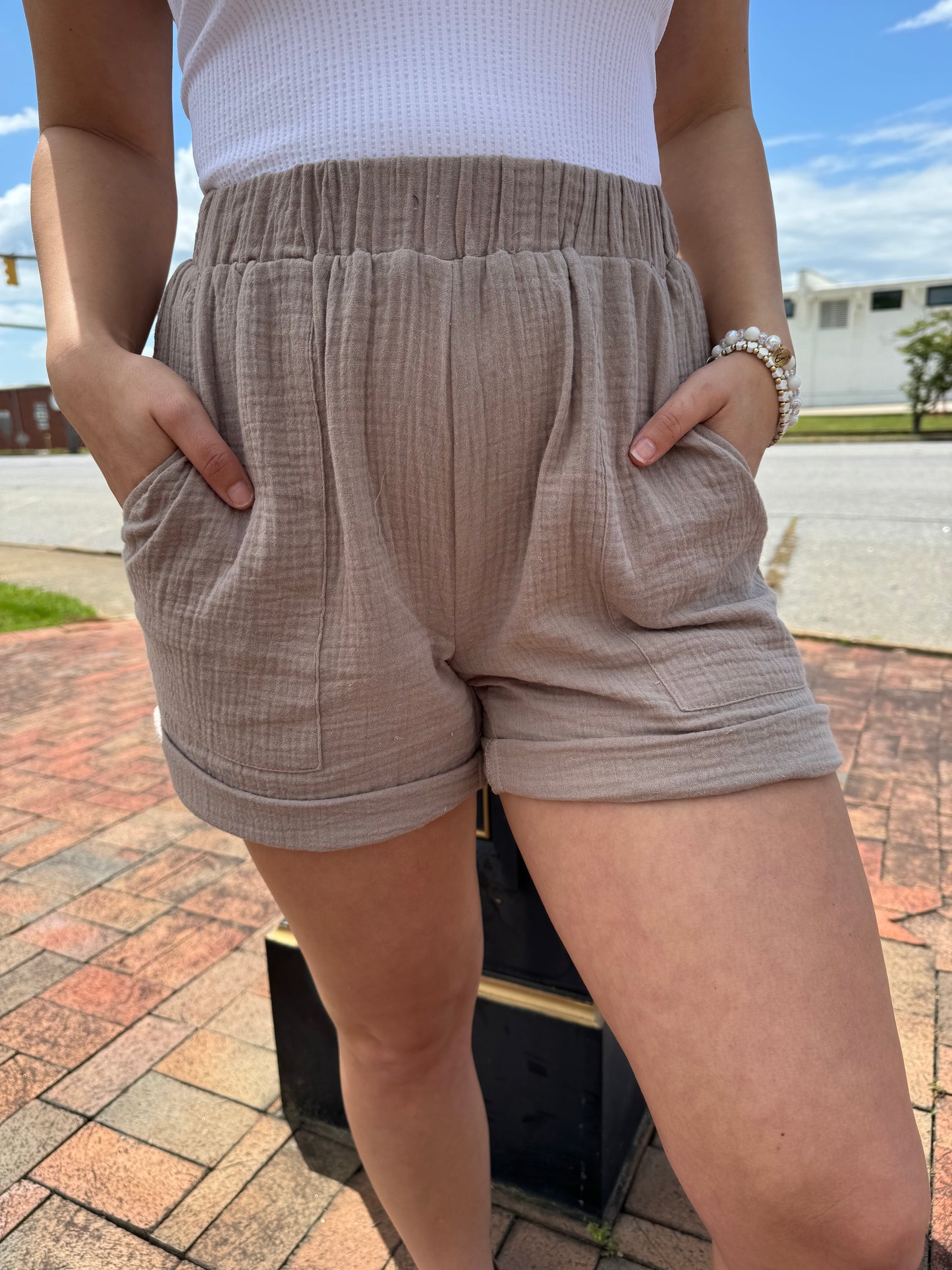 Akoya Dreams Shorts | Natural