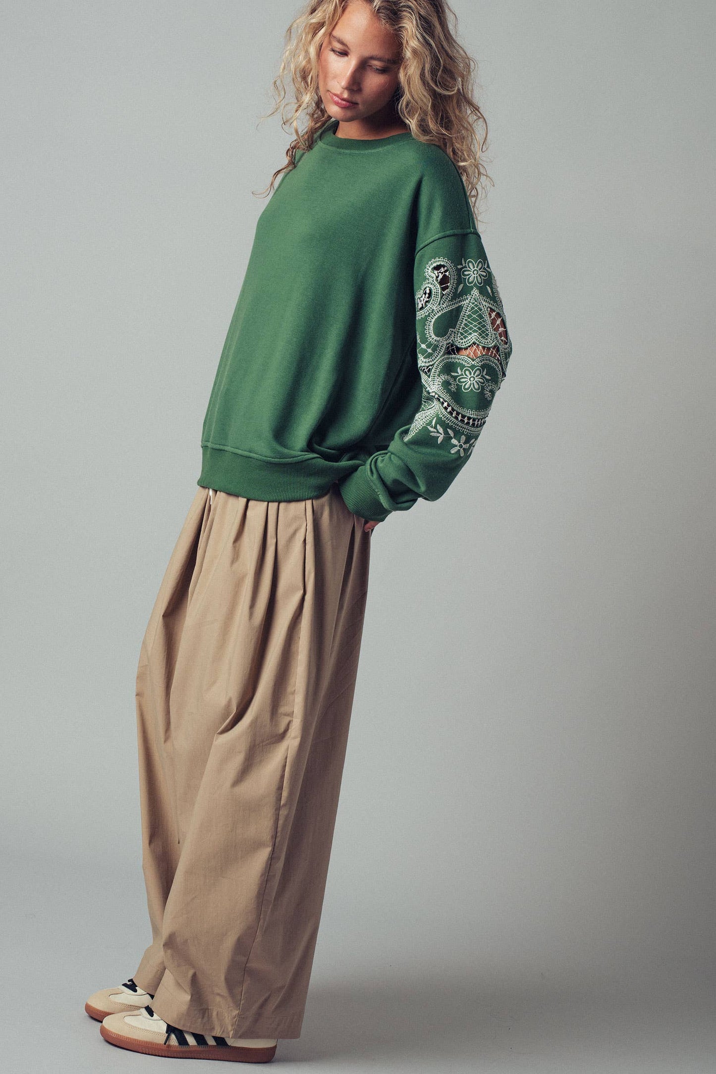 Romantic Lace Embroidered Sleeve Sweatshirt| Green