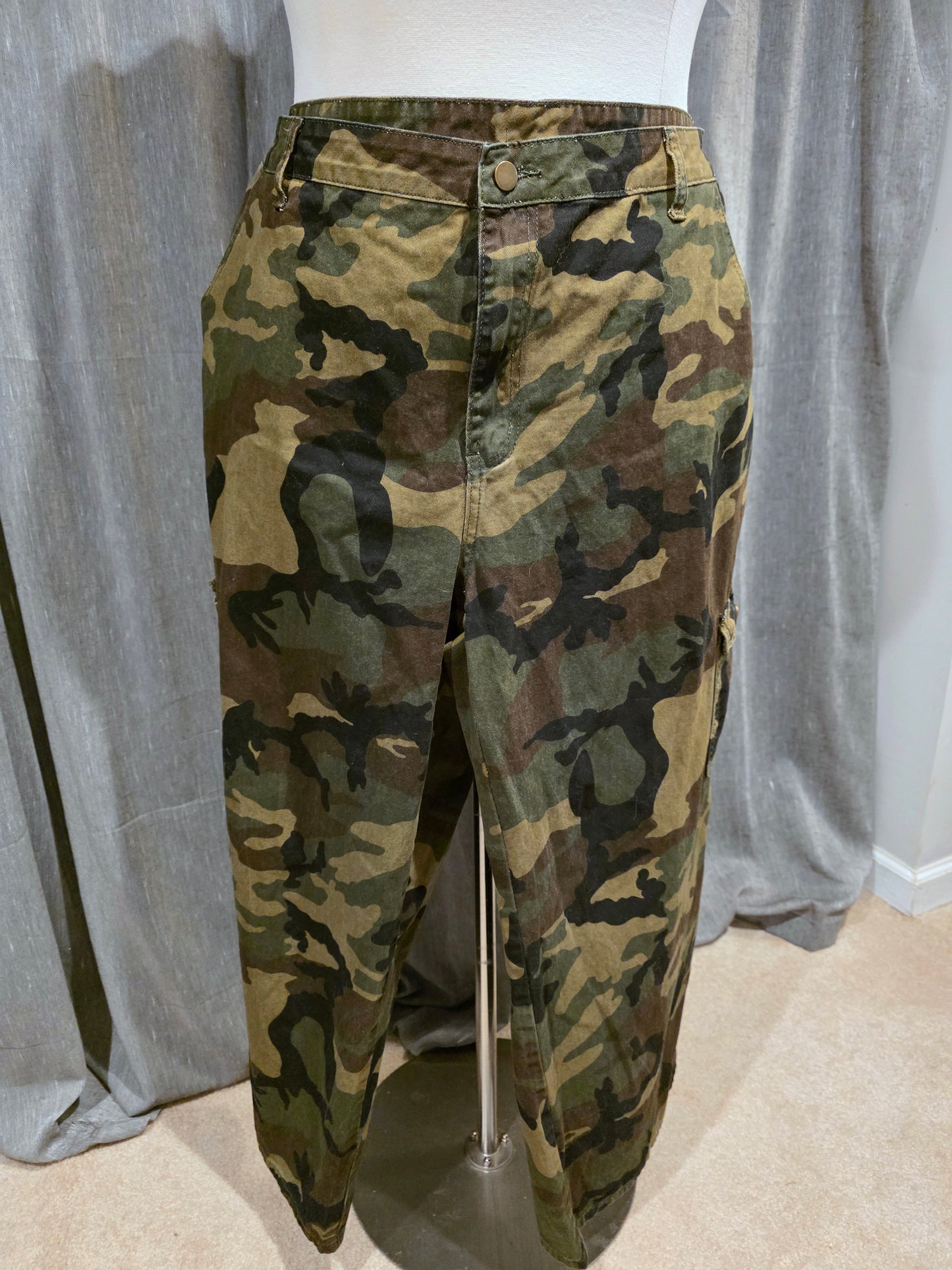 JR-Shein Camo Cargo Jeans | 2X (tagged 4X)