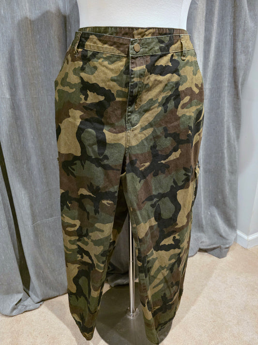 JR-Shein Camo Cargo Jeans | 2X (tagged 4X)