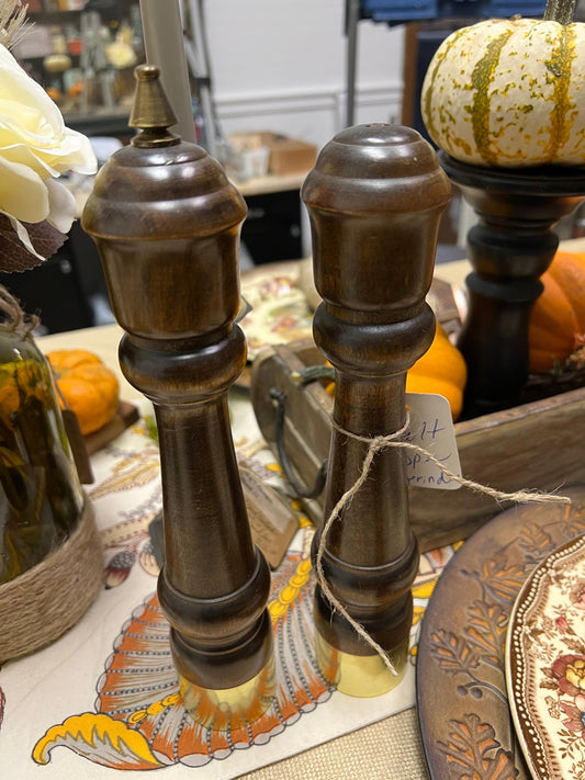 Wooden Salt Shaker and Pepper Grinder